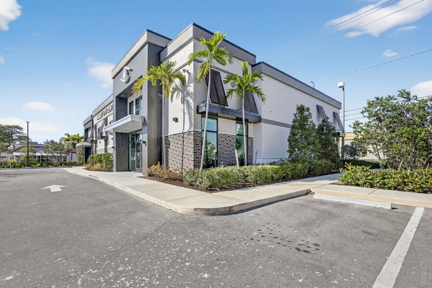 9090 W State Road 84, Davie, FL à louer - Photo du bâtiment - Image 2 de 12