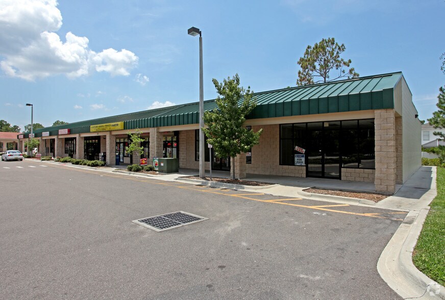 600 Courtland Blvd, Deltona, FL à louer - Photo du bâtiment - Image 2 de 3