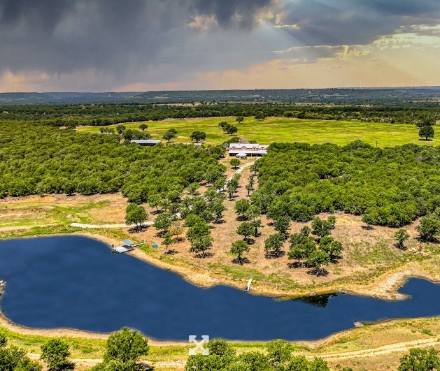 651 Eason, Jacksboro, TX à vendre - Photo principale - Image 1 de 1