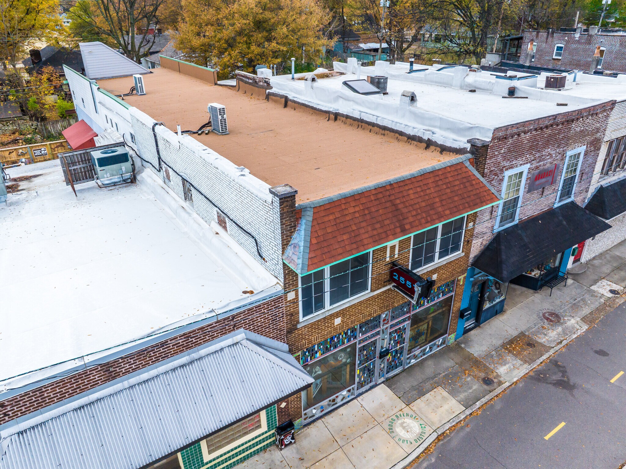 2557 Broad Ave, Memphis, TN à vendre Photo principale- Image 1 de 22