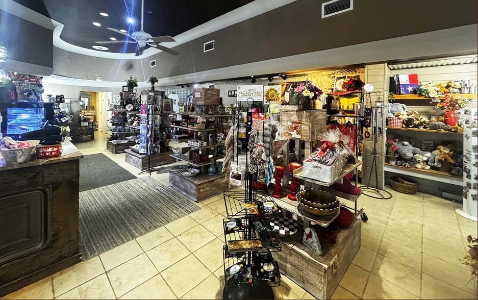 2512-2518 Lee St, Greenville, TX for sale - Building Photo - Image 2 of 6