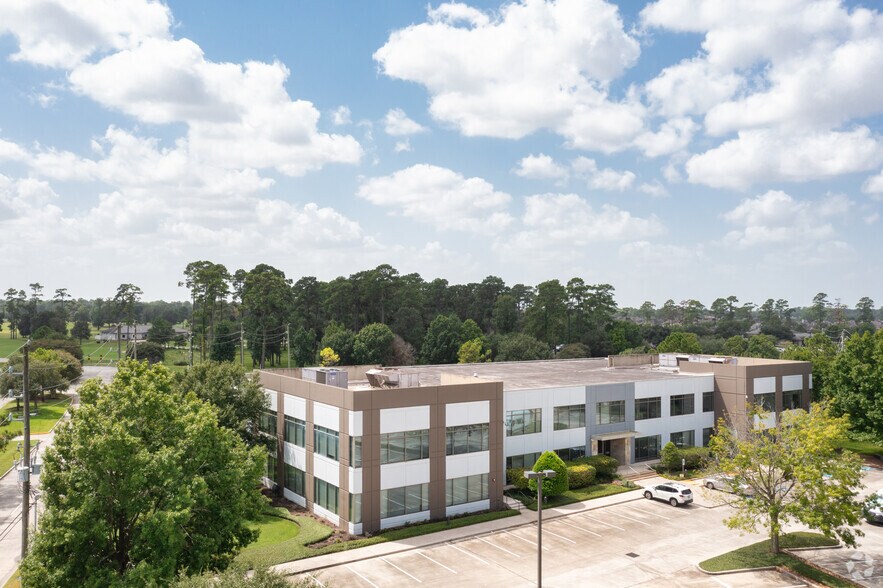5810 Wilson Rd, Humble, TX à louer - Photo du bâtiment - Image 3 de 9