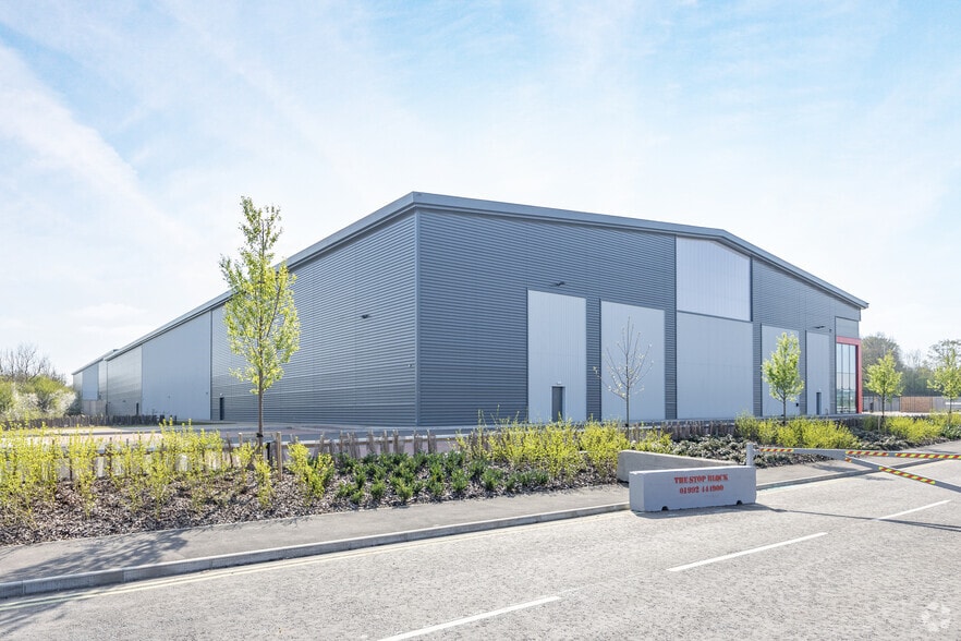 Conference Way, Evesham for lease - Building Photo - Image 1 of 2