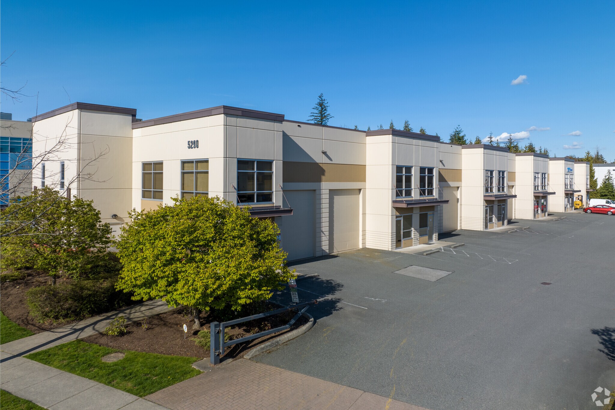 5290 185A St, Surrey, BC for sale Primary Photo- Image 1 of 1