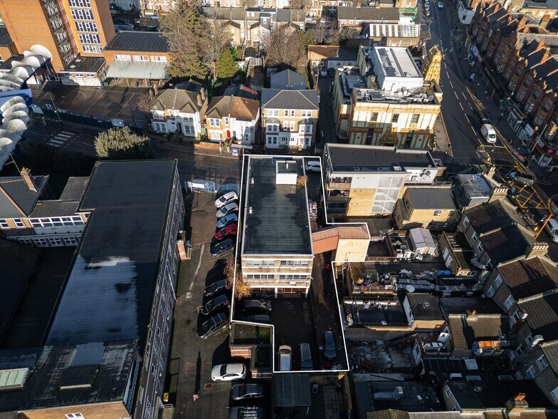 292-294 Plashet Grove, Londres à vendre - Photo du bâtiment - Image 3 de 4