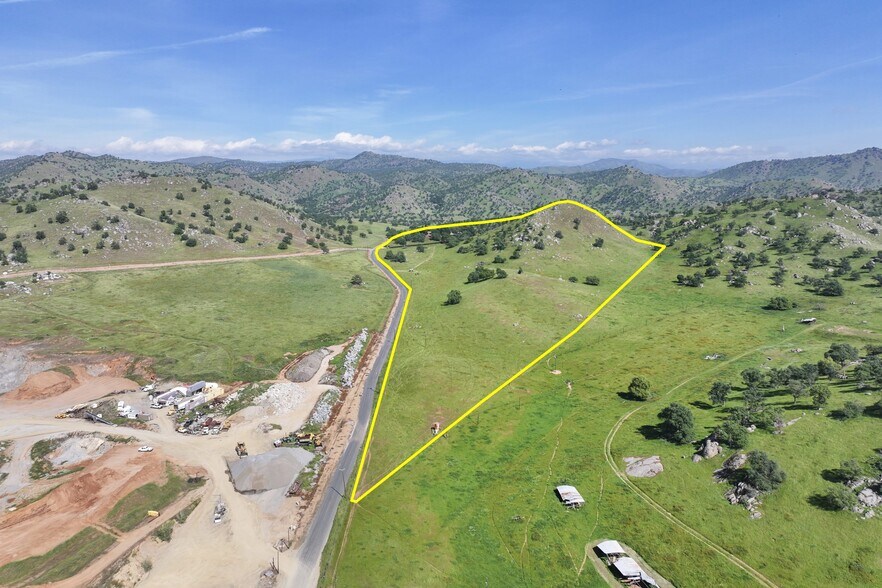 Driver 152, Orosi, CA à vendre - Photo du bâtiment - Image 2 de 33