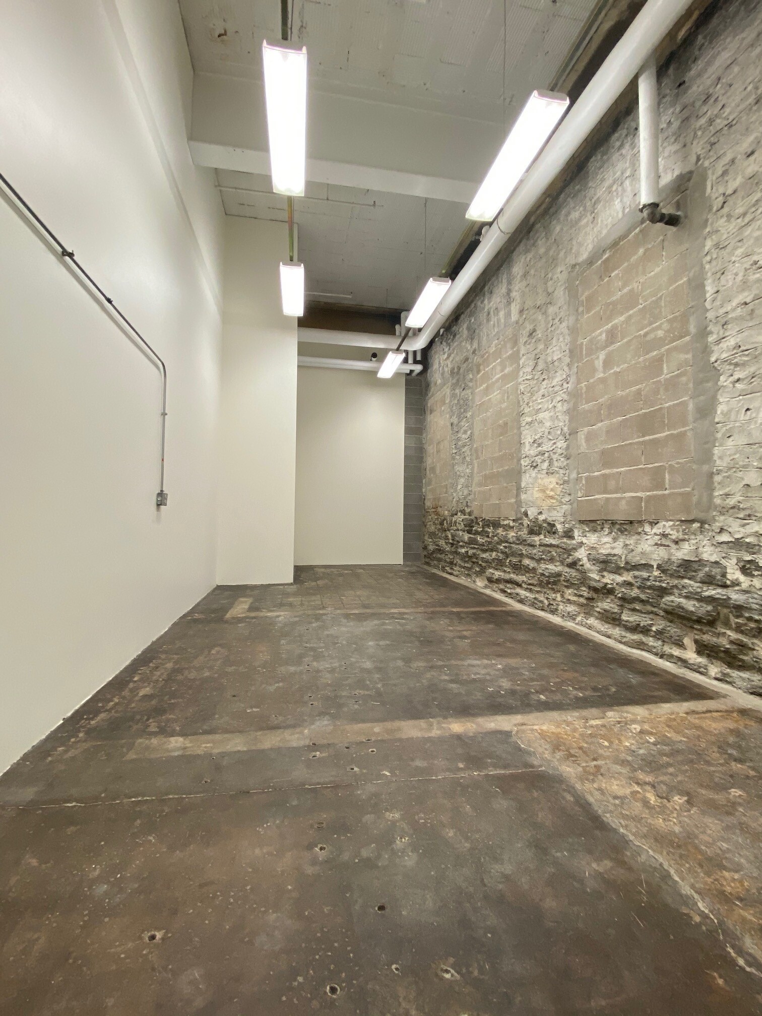 1618-1620 Central Ave NE, Minneapolis, MN for lease Interior Photo- Image 1 of 5