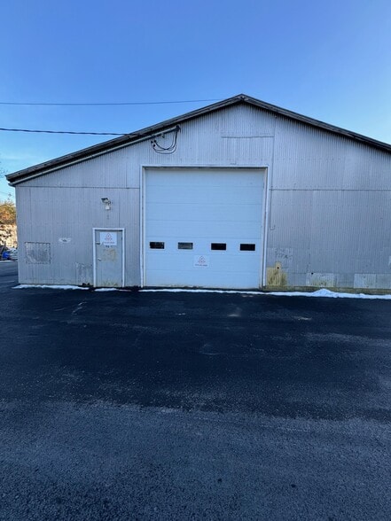 54 Knox Trl, Acton, MA for lease - Building Photo - Image 3 of 7