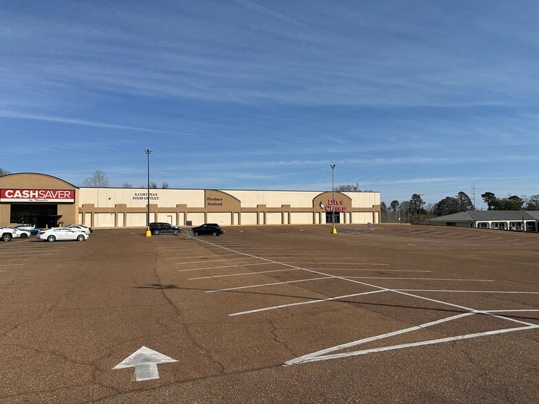 261 Devereaux Dr, Natchez, MS for lease - Building Photo - Image 1 of 3