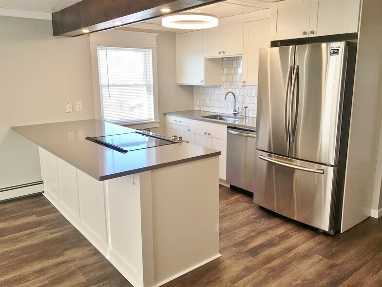 1115 Delmar Ct, Minot, ND for sale - Primary Photo - Image 1 of 1