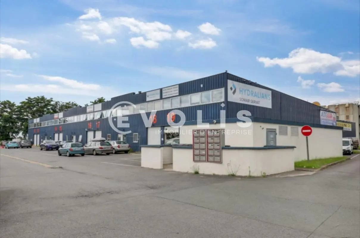 4 Route De Longjumeau, Chilly-Mazarin for lease Building Photo- Image 1 of 21