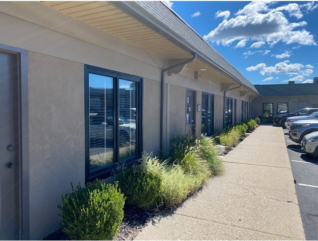 46 Route 25A, Setauket, NY à louer - Photo du bâtiment - Image 2 de 15