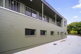 1725 E Thompson Blvd, Ventura, CA à louer Photo intérieure- Image 2 de 19