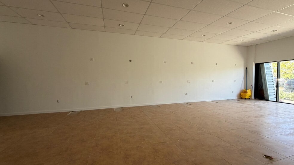 560 El Cajon Blvd, El Cajon, CA à louer - Photo intérieure - Image 3 de 17