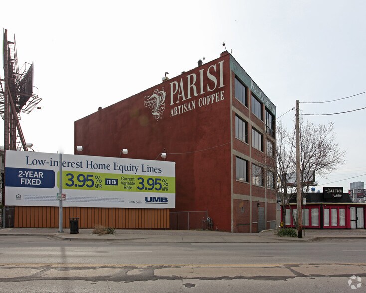 710 W 24th St, Kansas City, MO à louer - Photo du bâtiment - Image 2 de 11