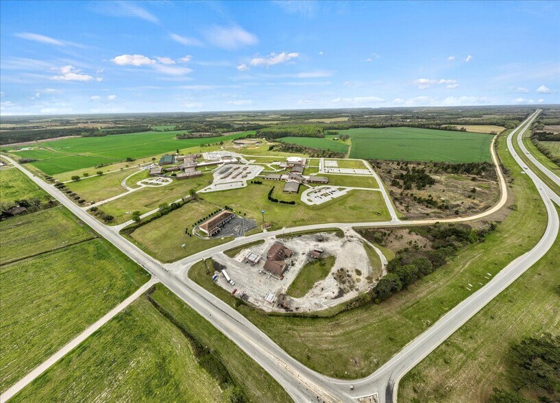 1674 Wisacky Hwy, Bishopville, SC à vendre - Photo du bâtiment - Image 2 de 33
