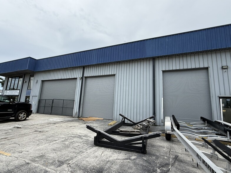 1851 N Powerline Rd, Pompano Beach, FL for lease - Building Photo - Image 3 of 12