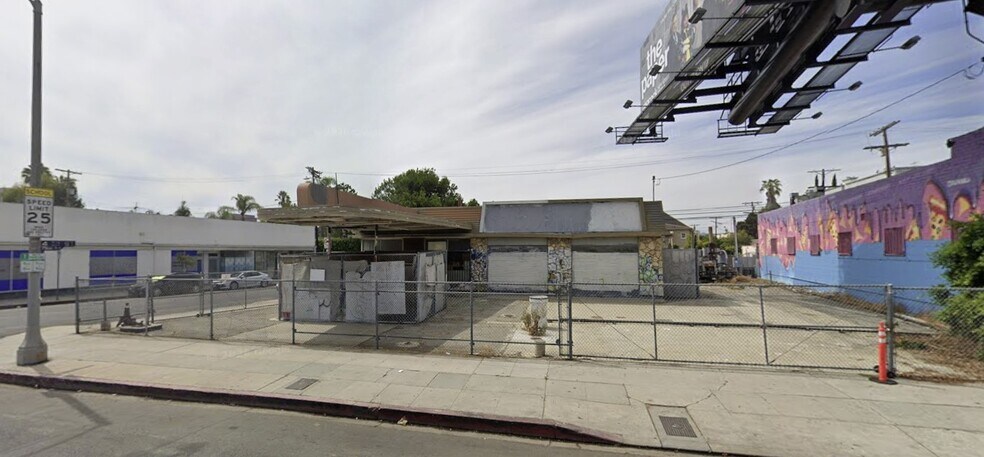 371 S Fairfax Ave, Los Angeles, CA à vendre - Photo du bâtiment - Image 3 de 4