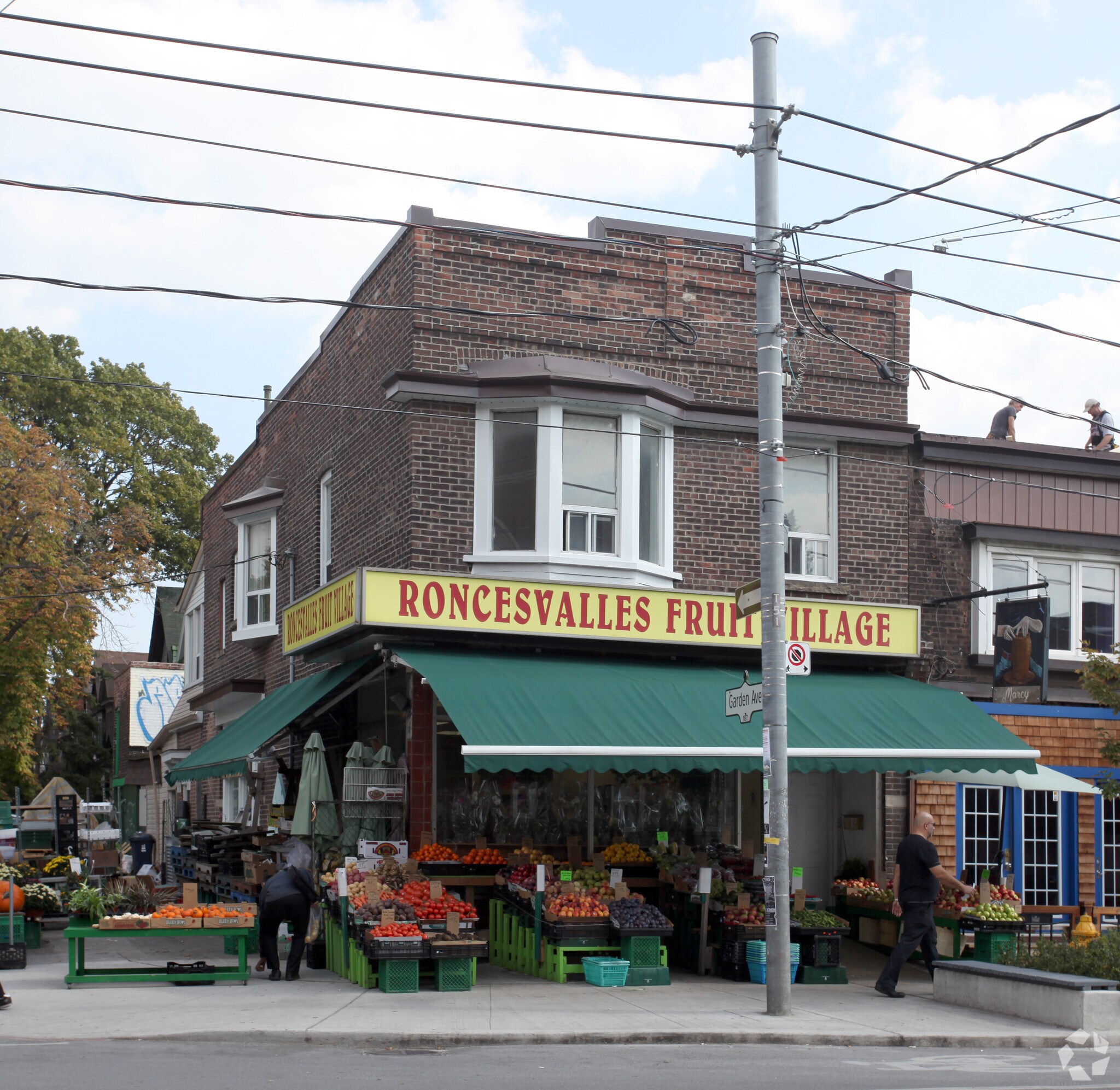 147 Roncesvalles Av, Toronto, ON for sale Primary Photo- Image 1 of 1
