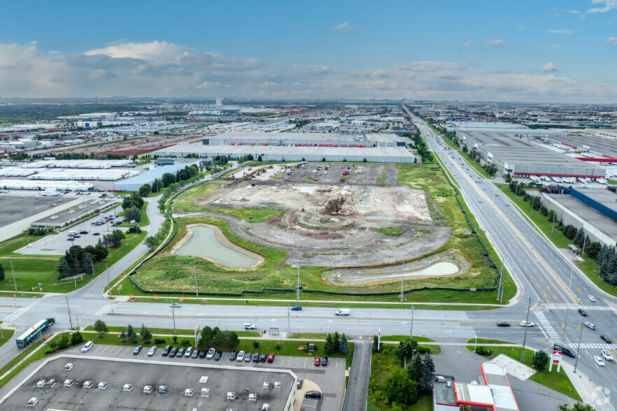 9445 Airport Rd, Brampton, ON à louer - Photo du bâtiment - Image 3 de 8