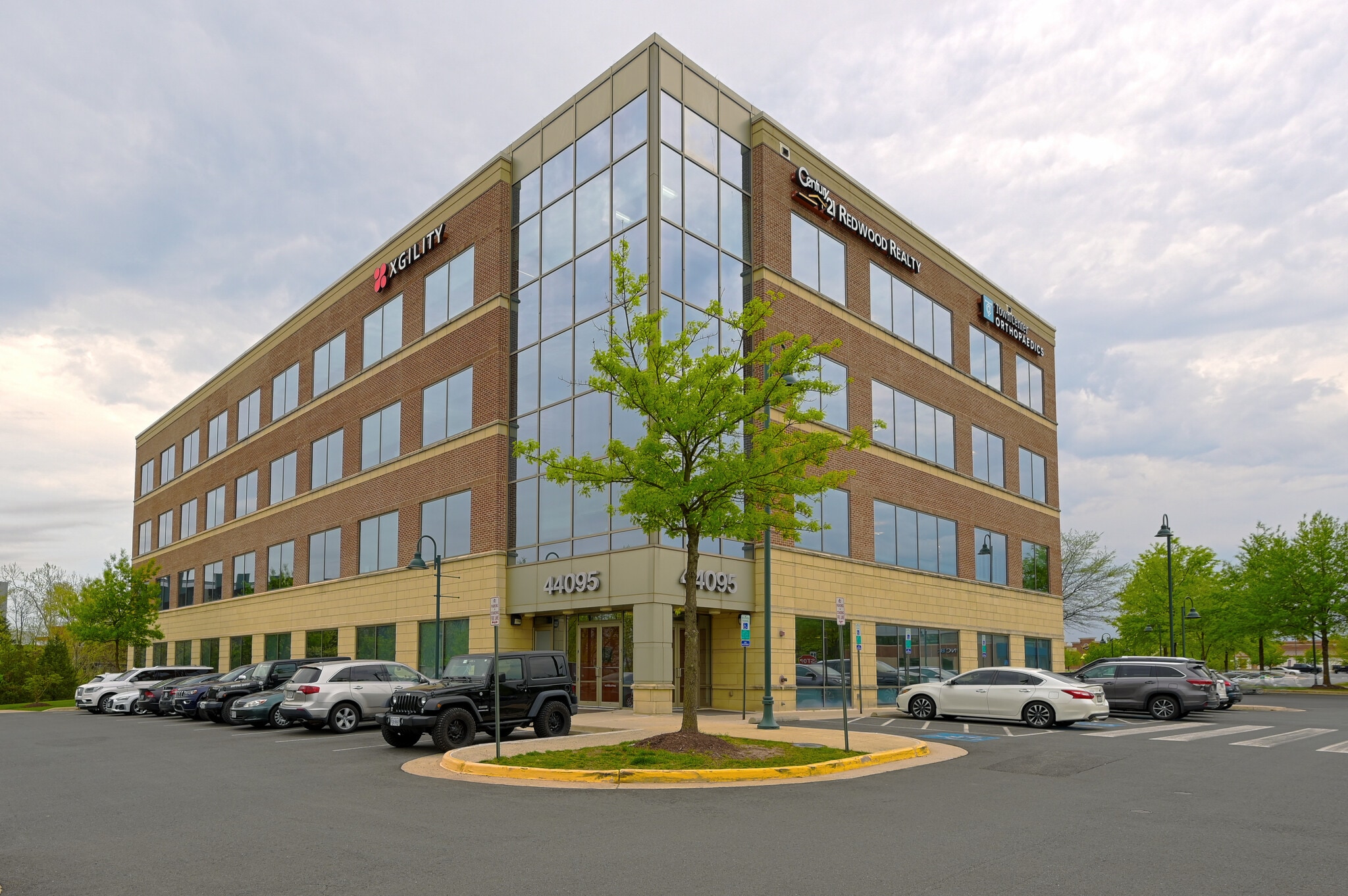 44095 Pipeline Plz, Ashburn, VA for lease Primary Photo- Image 1 of 12