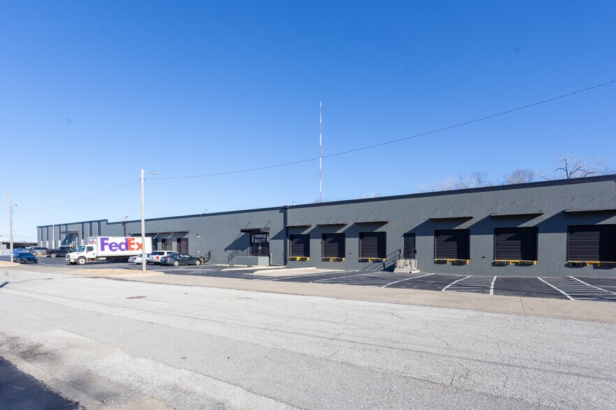 3155-3175 Terrace St, Kansas City, MO à louer - Photo du bâtiment - Image 2 de 28