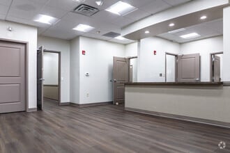 2200-2202 W Spring Creek Pky, Plano, TX à louer Hall d’entrée- Image 2 de 12