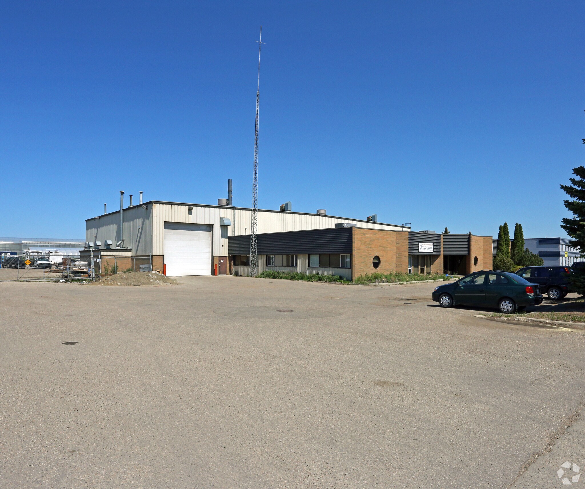 9402-9404 31 Ave NW, Edmonton, AB à vendre Photo principale- Image 1 de 1