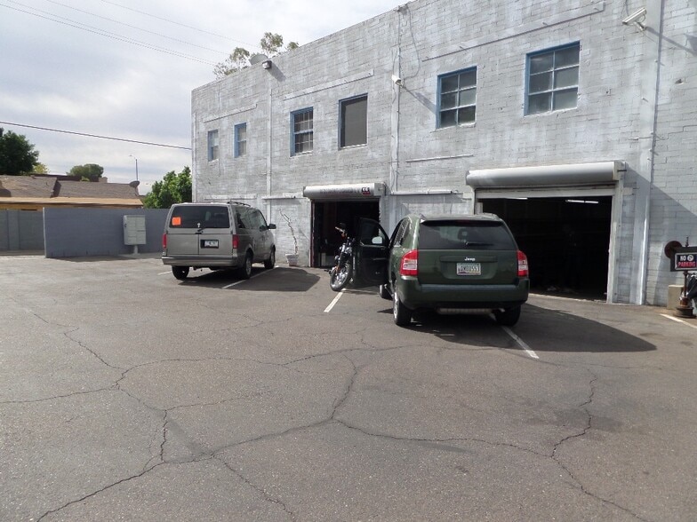 1107-1117 E Van Buren St, Phoenix, AZ for lease - Primary Photo - Image 1 of 2
