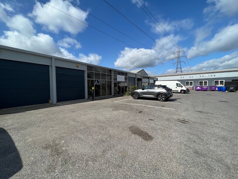 24 Willow Ln, Mitcham à vendre - Photo du bâtiment - Image 3 de 20