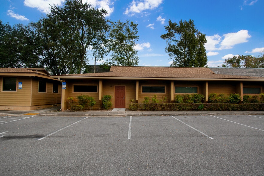949 Lane Ave S, Jacksonville, FL à louer - Photo du bâtiment - Image 2 de 19
