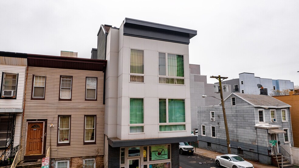 396 SUMMIT Ave, Jersey City, NJ à vendre - Photo du bâtiment - Image 2 de 12
