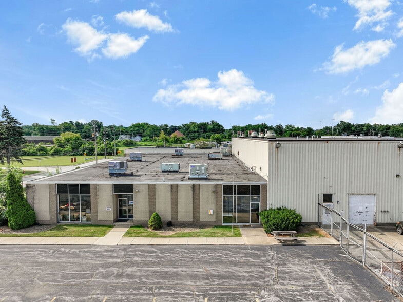 3950 Ben Hur Ave, Willoughby, OH for sale - Building Photo - Image 2 of 41
