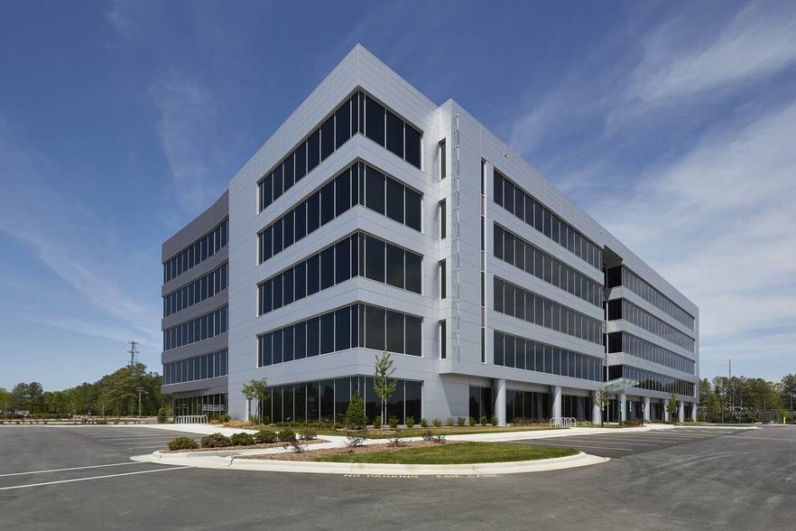 5425 Page Rd, Durham, NC for lease - Building Photo - Image 1 of 7
