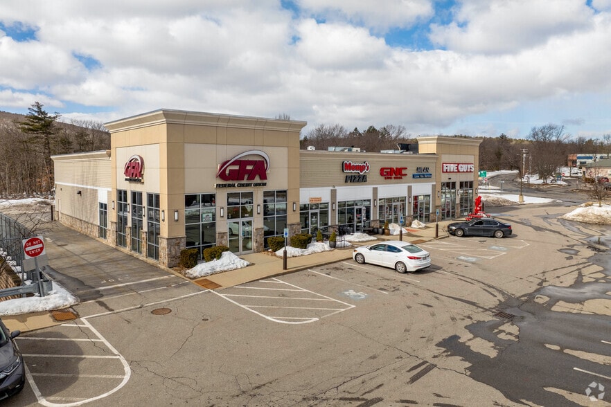 866 Merriam Ave, Leominster, MA à louer - Photo principale - Image 1 de 4