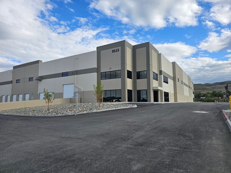 9515 N Virginia St, Reno, NV à louer - Photo du bâtiment - Image 1 de 2