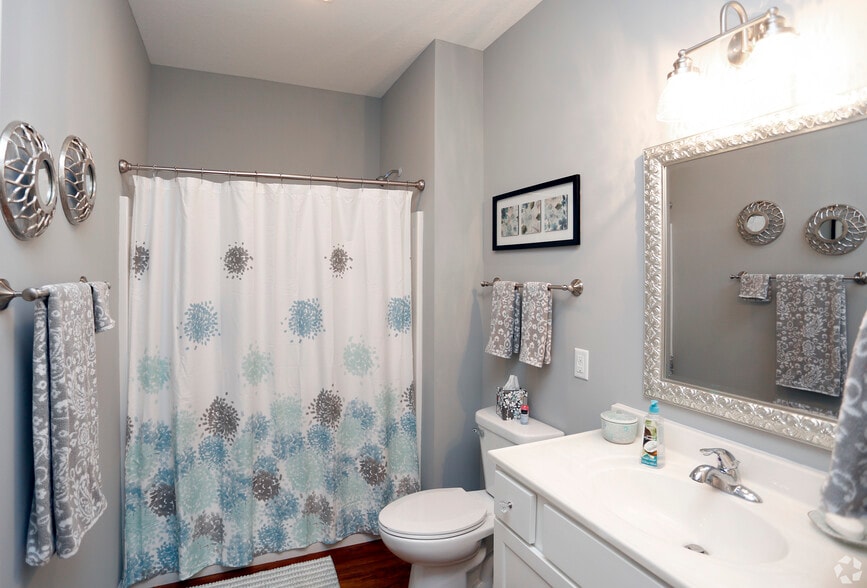 8005 Cardinal Cir, Pendleton, IN à vendre - Photo intérieure - Image 2 de 4