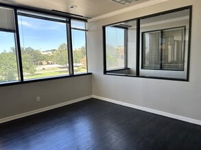 19230 Stone Oak Pky, San Antonio, TX for lease Interior Photo- Image 2 of 4