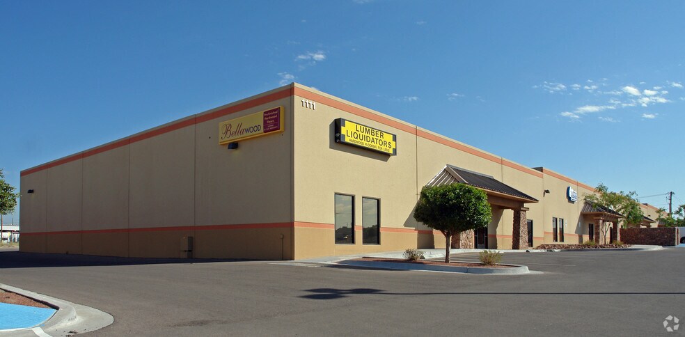 1111 Barranca Dr, El Paso, TX à louer - Photo principale - Image 1 de 5