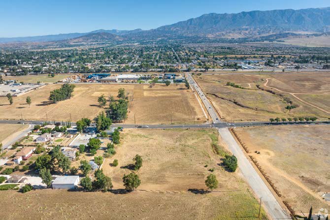 1120 E 1st St, Beaumont, CA for sale - Aerial - Image 3 of 5