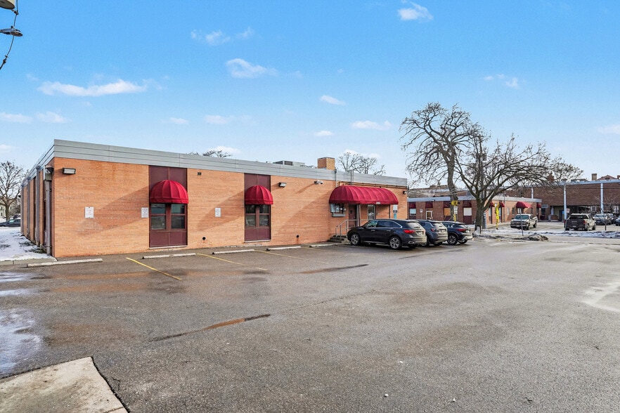 2450 Park Ave, Minneapolis, MN for sale - Building Photo - Image 2 of 26