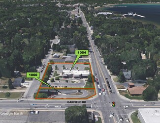 Plus de détails pour 1054-1060 E Front St, Traverse City, MI - Terrain à vendre