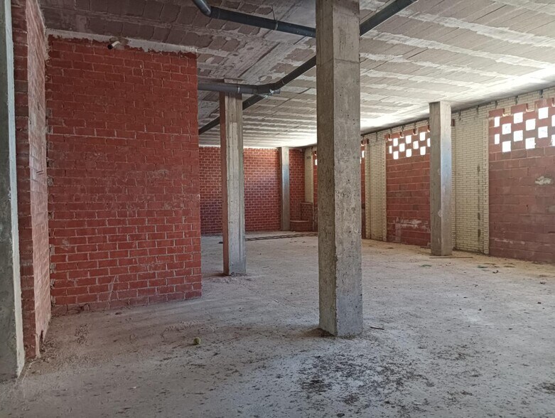 Commerce de détail dans Cáceres à louer - Photo du bâtiment - Image 3 de 6