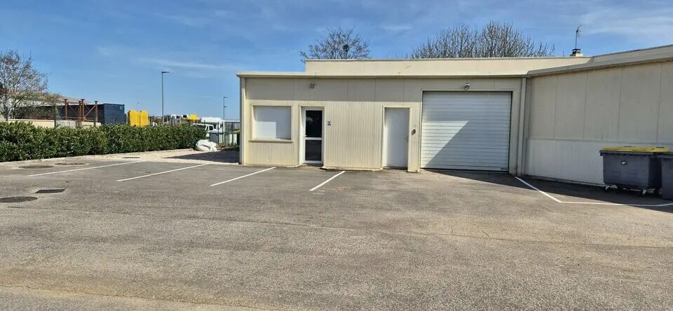Flex in Marsannay-la-Côte for lease Primary Photo- Image 1 of 11