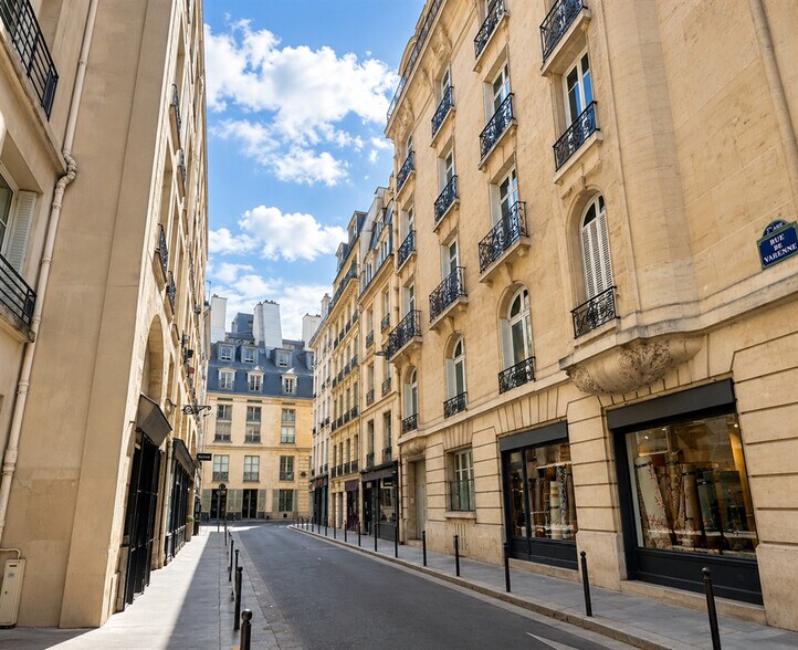 Retail in Paris for lease - Building Photo - Image 1 of 2