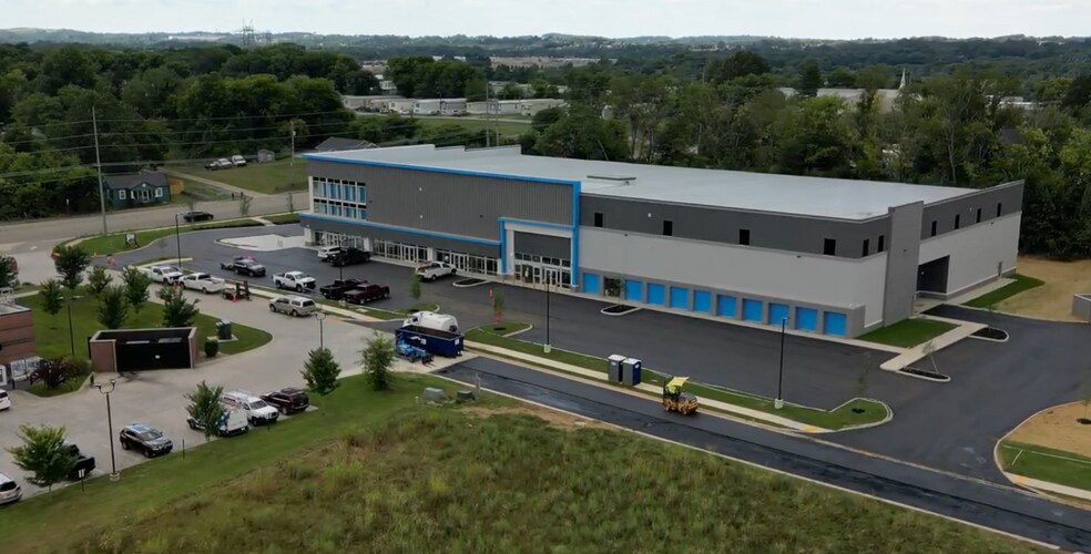 1136 Middlesettlements Dr, Alcoa, TN à louer - Photo du bâtiment - Image 2 de 12