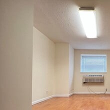 2955 Shell Rd, Brooklyn, NY for lease Interior Photo- Image 2 of 7