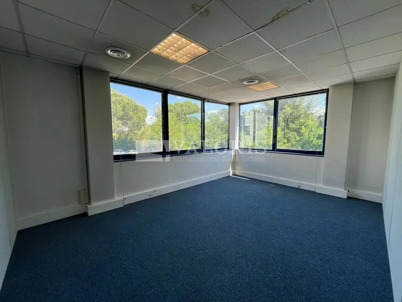 1 Rue Mahatma Gandhi, Aix-en-Provence à louer - Photo intérieure - Image 2 de 7