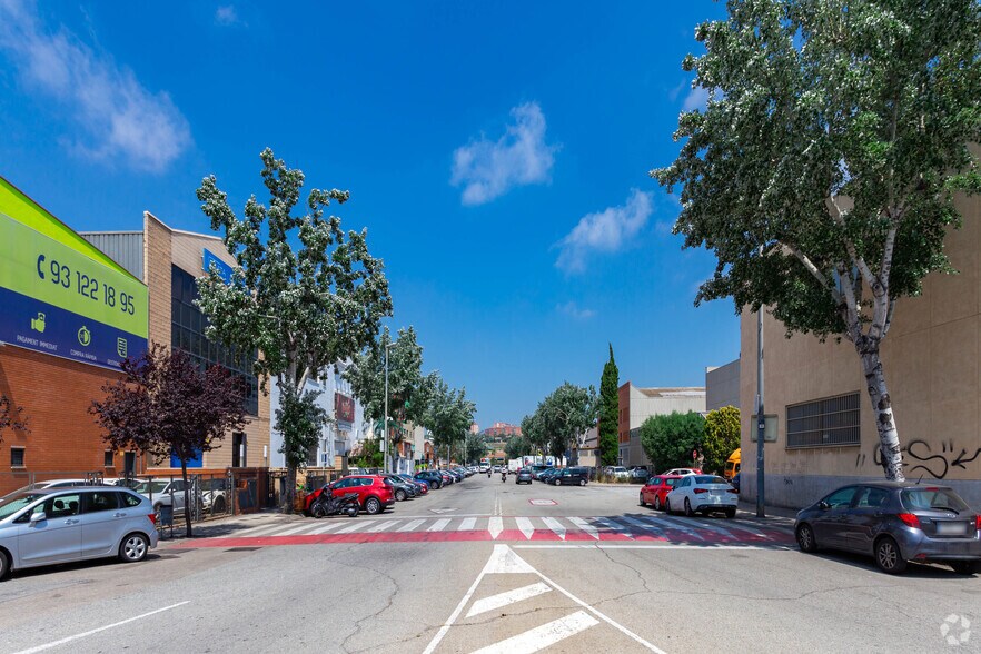 Carrer de l'Energia, Cornellà de Llobregat, Barcelona à vendre - Photo du bâtiment - Image 1 de 1