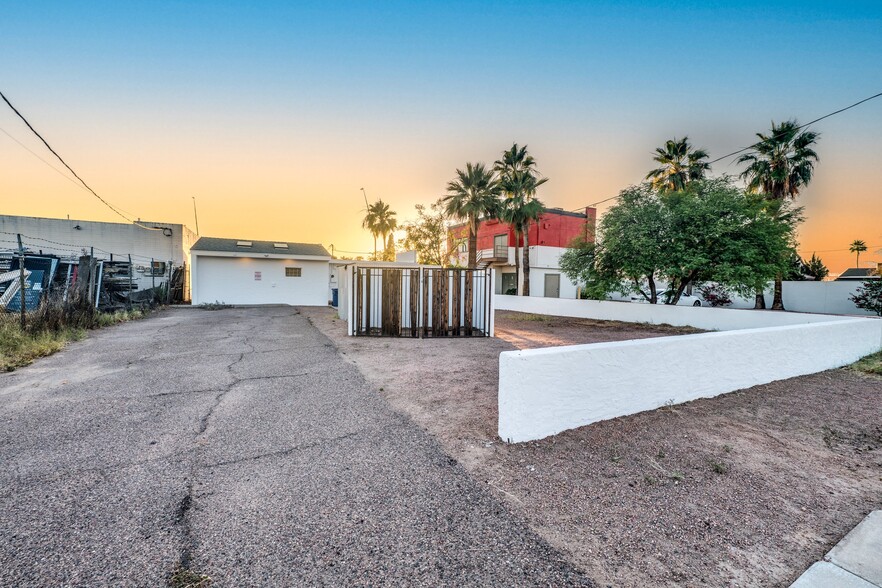 135 N Country Club Dr, Mesa, AZ for lease - Building Photo - Image 3 of 7